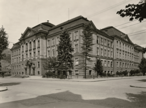 Hauptgebäude der Montanuniversität Leoben 1965 © Stadtarchiv Foto Fürst