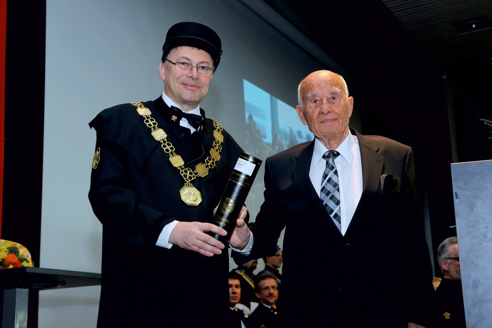 Verleihung der Ehrendoktoratsurkunde © Freisinger