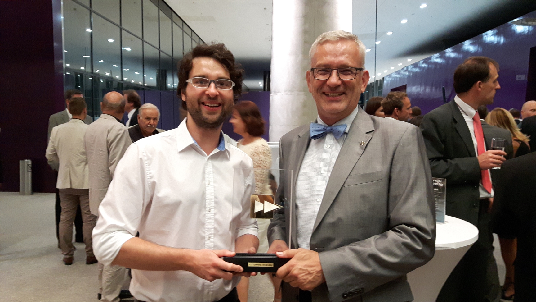 Projektleiter Matthias Katschnig und Lehrstuhlleiter Kunststoffverarbeitung Prof. Clemens Holzer
